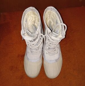 Yeezy 950 boots peyote size 9